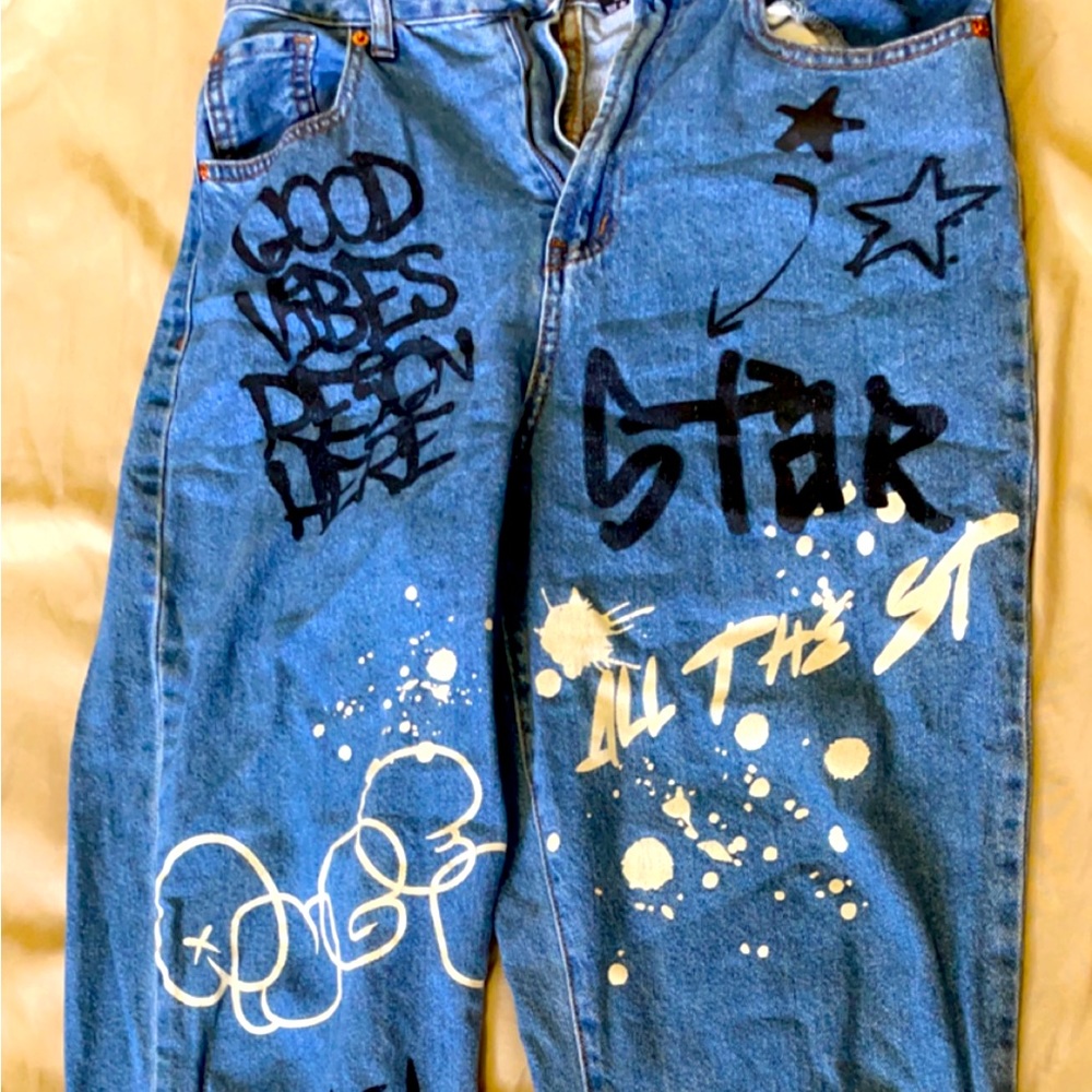 Graffiti baggy jeans! Medium to large